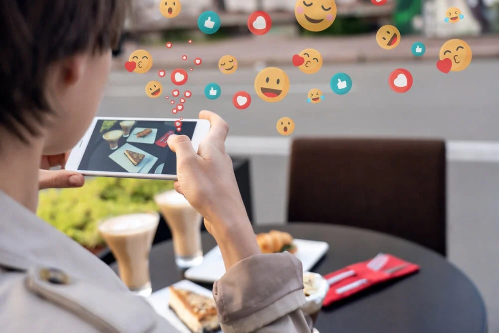 フォロワー買うなら信頼と実績のSNSヒーロー