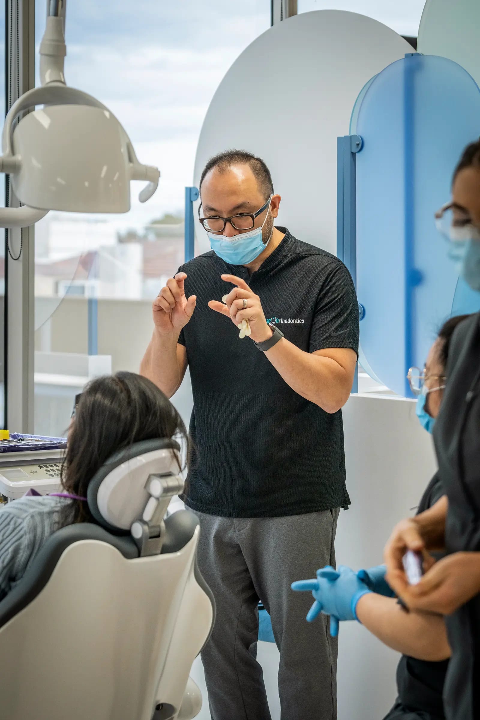 Ceramic Braces vs Metal Braces: Which Is Better for You?