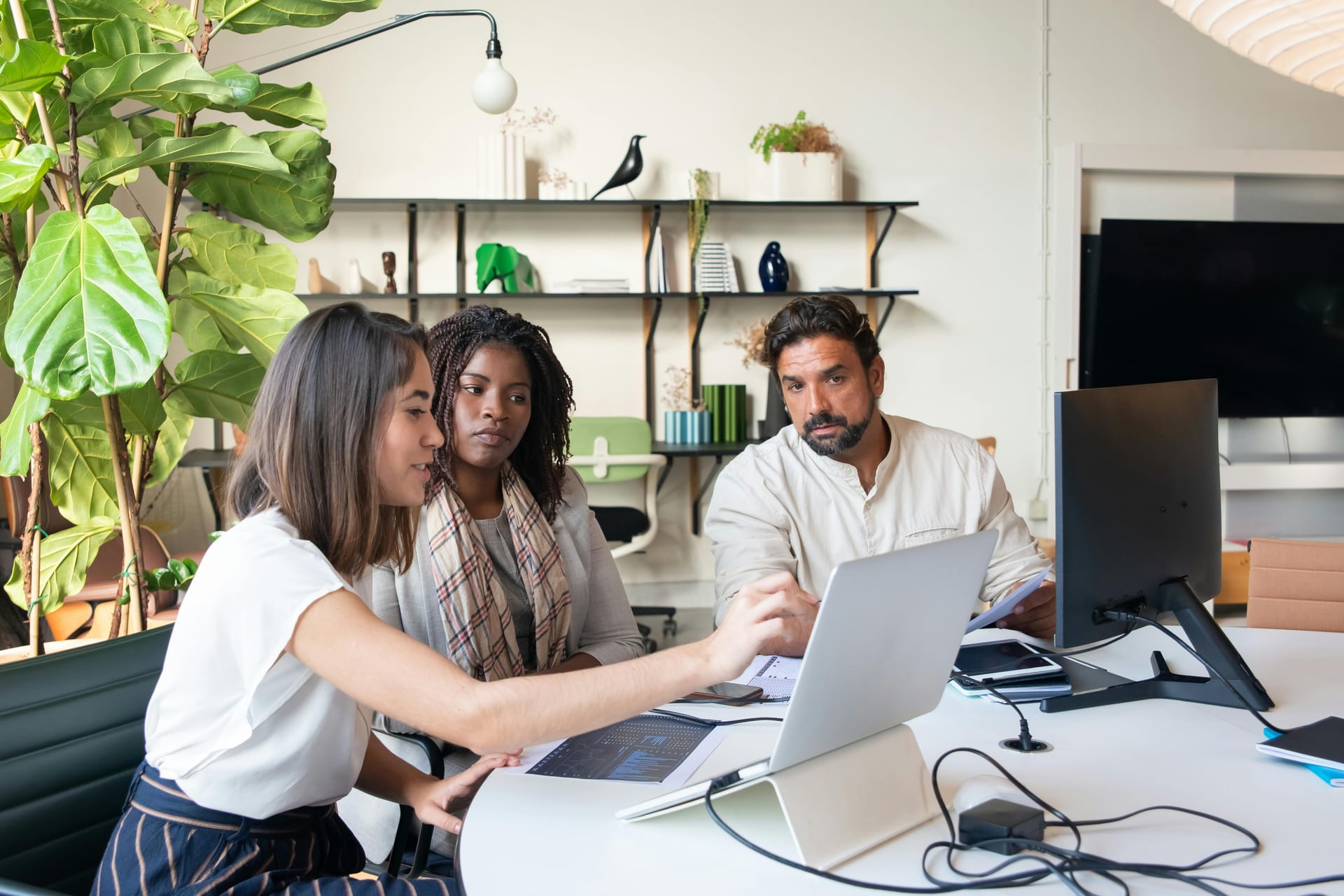 Top 5 Reasons to Work With a Professional Agencia Hubspot