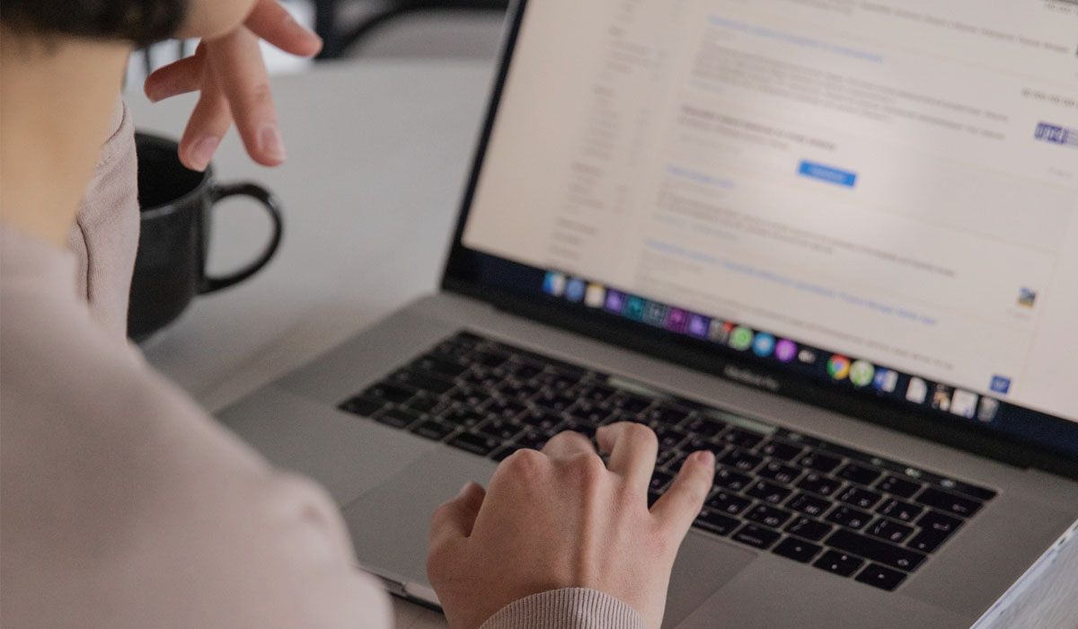 B2B Competitive Intelligence: Monitor Markets and Outperform Competitors