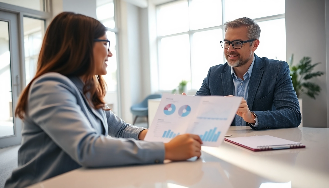 신용카드 현금화에 대해 상담받는 고객과 금융 상담사의 대화 장면입니다.